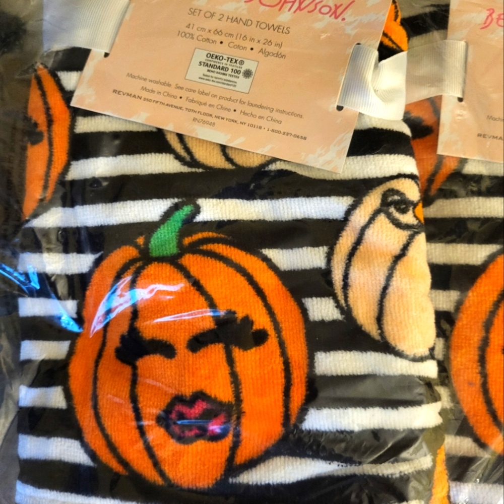 BNWT Bestsey Johnson Pumpkin hand towels